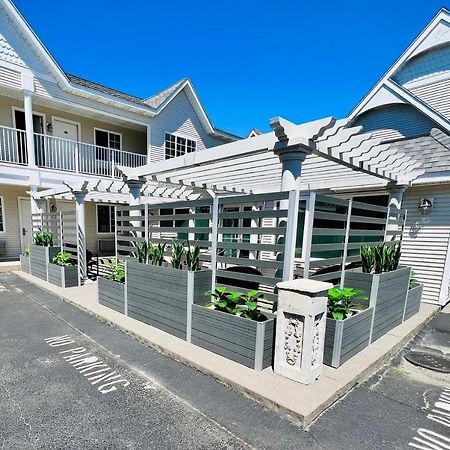 Court Plaza Inn & Suites Of Mackinaw Mackinaw City Exterior foto