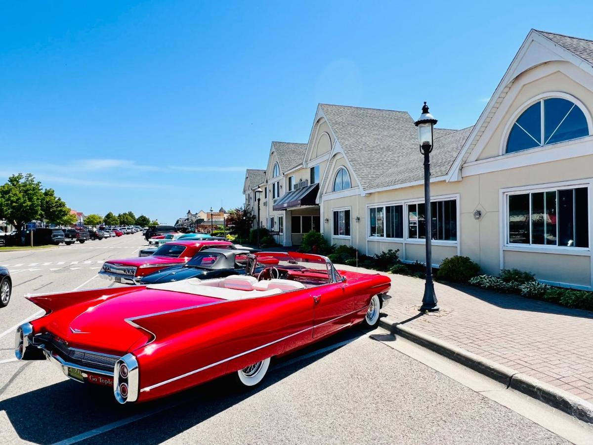 Court Plaza Inn & Suites Of Mackinaw Mackinaw City Exterior foto