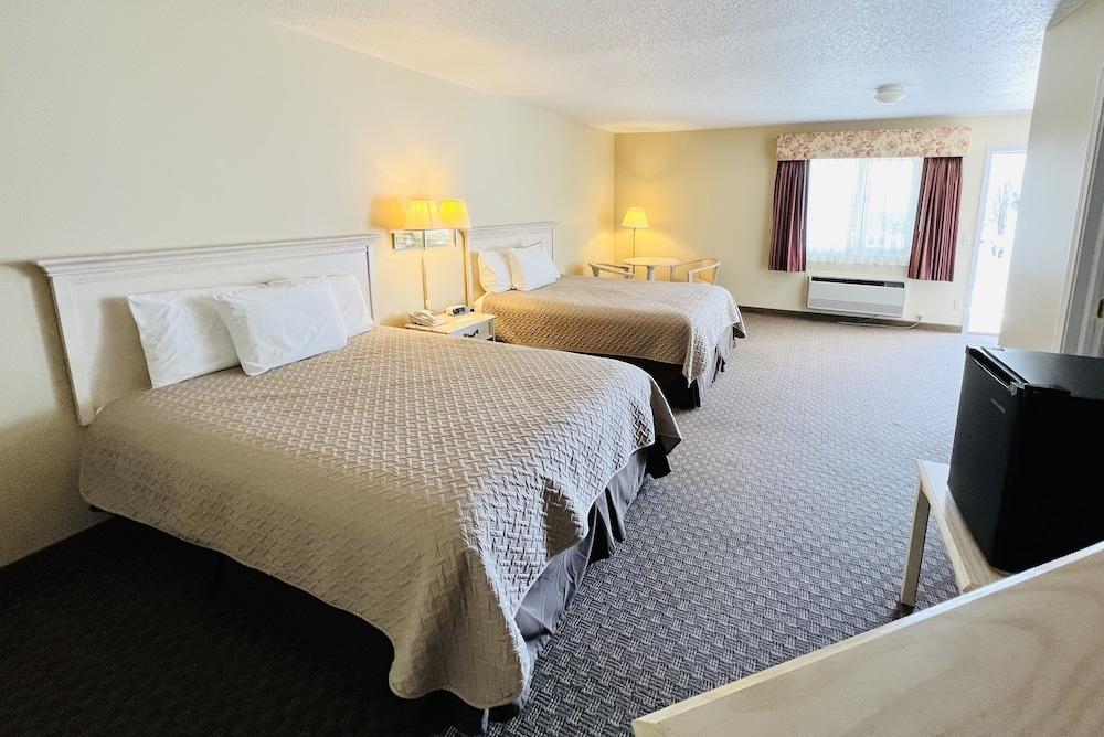 Court Plaza Inn & Suites Of Mackinaw Mackinaw City Exterior foto