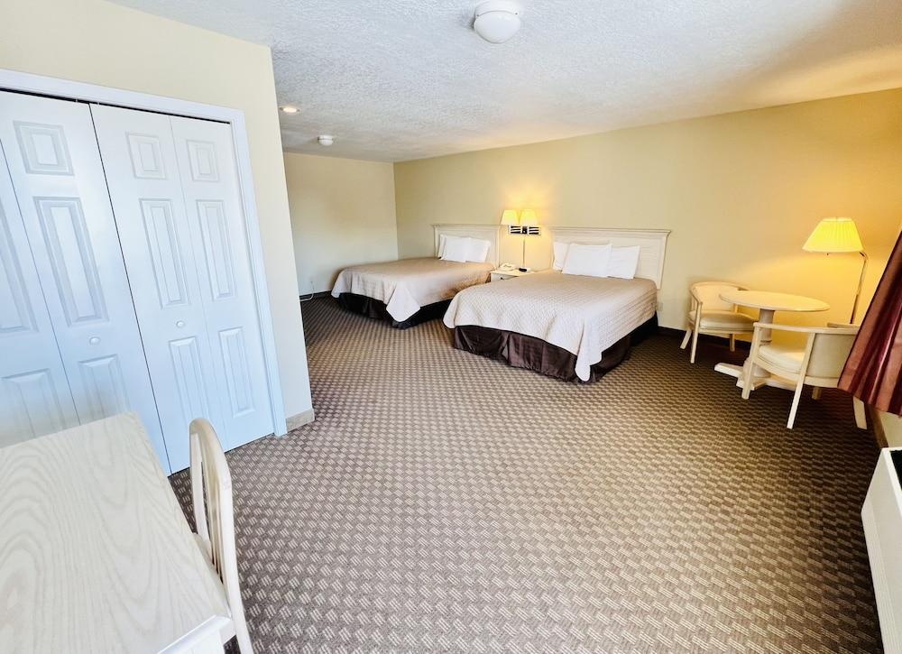 Court Plaza Inn & Suites Of Mackinaw Mackinaw City Exterior foto