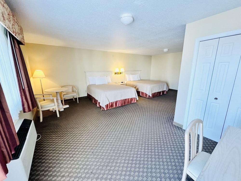 Court Plaza Inn & Suites Of Mackinaw Mackinaw City Exterior foto