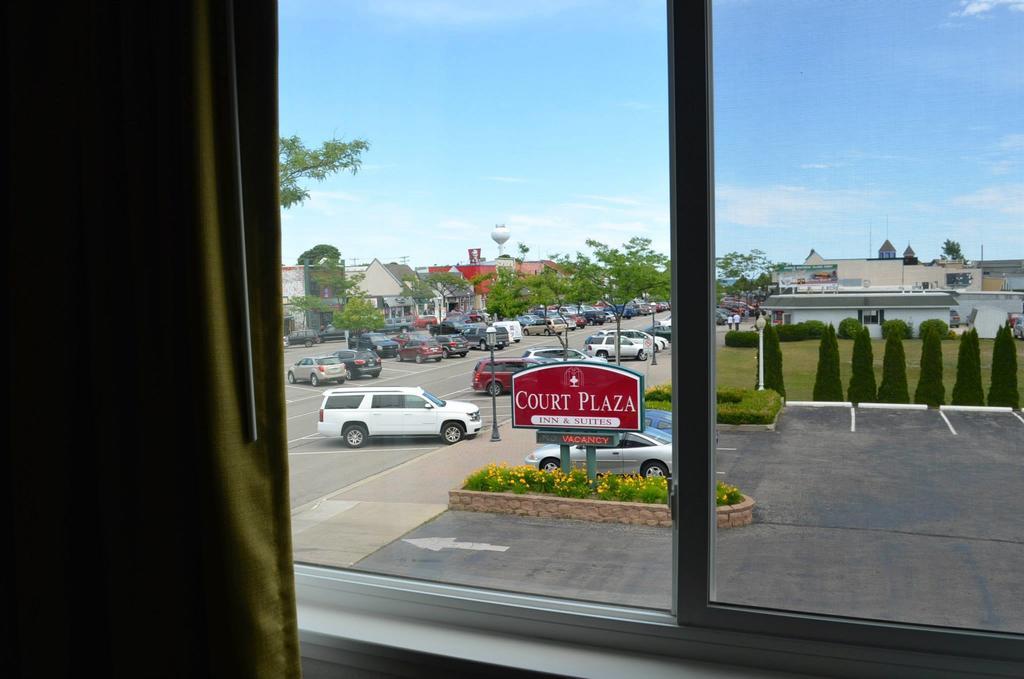 Court Plaza Inn & Suites Of Mackinaw Mackinaw City Exterior foto
